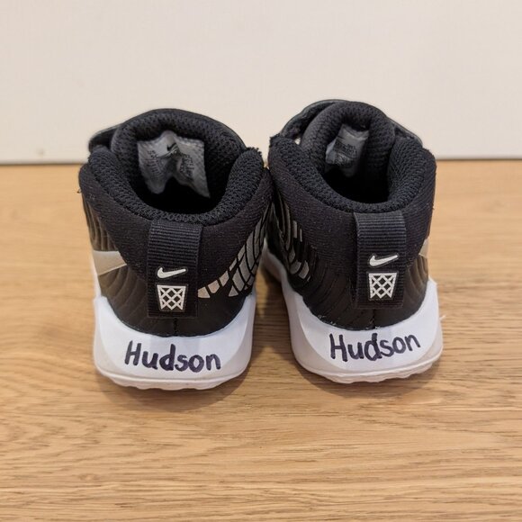 FREE WITH PURCHASE | Nike Team Hustle D9 Black/Metallic Silver Toddler Runners - Picture 3 of 7